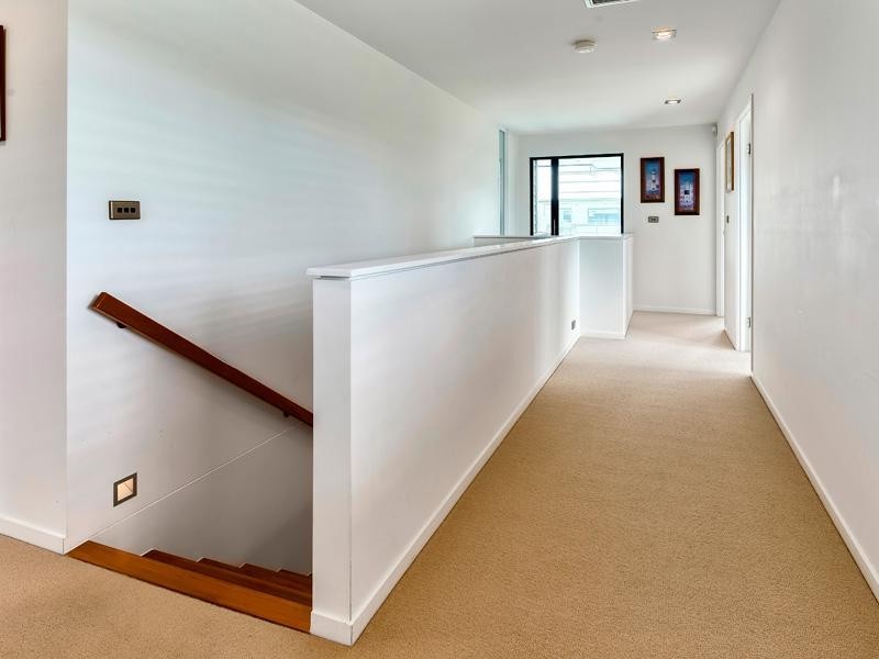 2 Shore Crescent, Bulimba QLD 4171