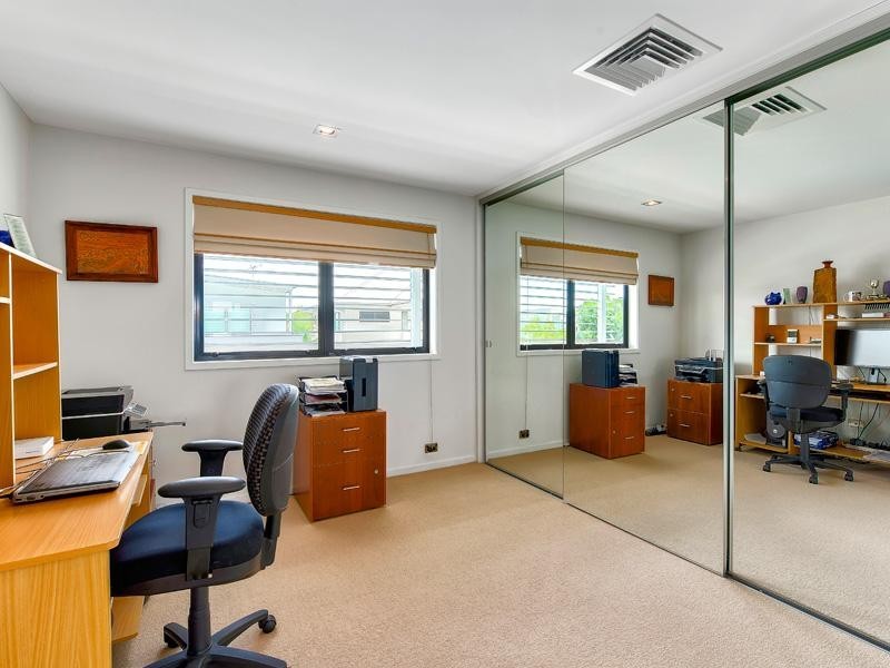 2 Shore Crescent, Bulimba QLD 4171