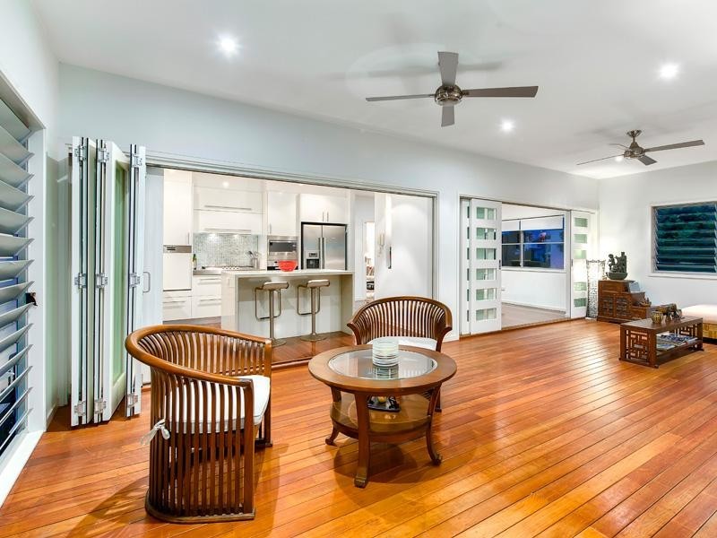 87 Stuart Street, Bulimba QLD 4171