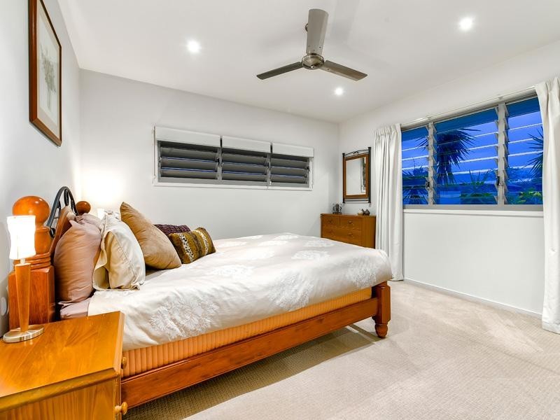 87 Stuart Street, Bulimba QLD 4171