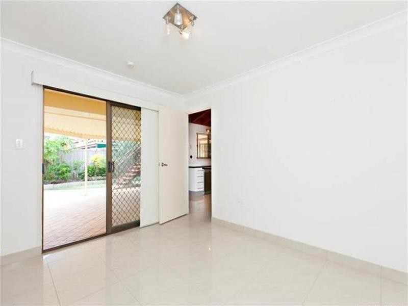 8 Price Avenue, Birkdale QLD 4159