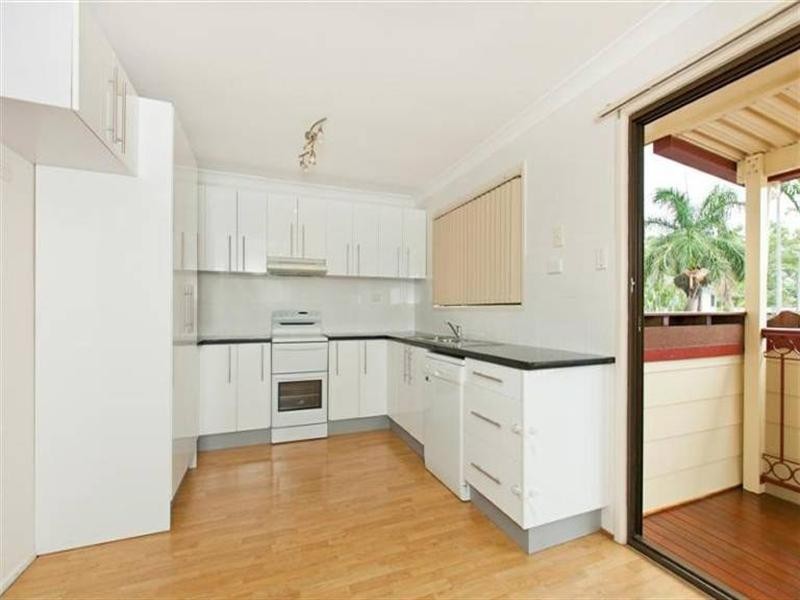 8 Price Avenue, Birkdale QLD 4159