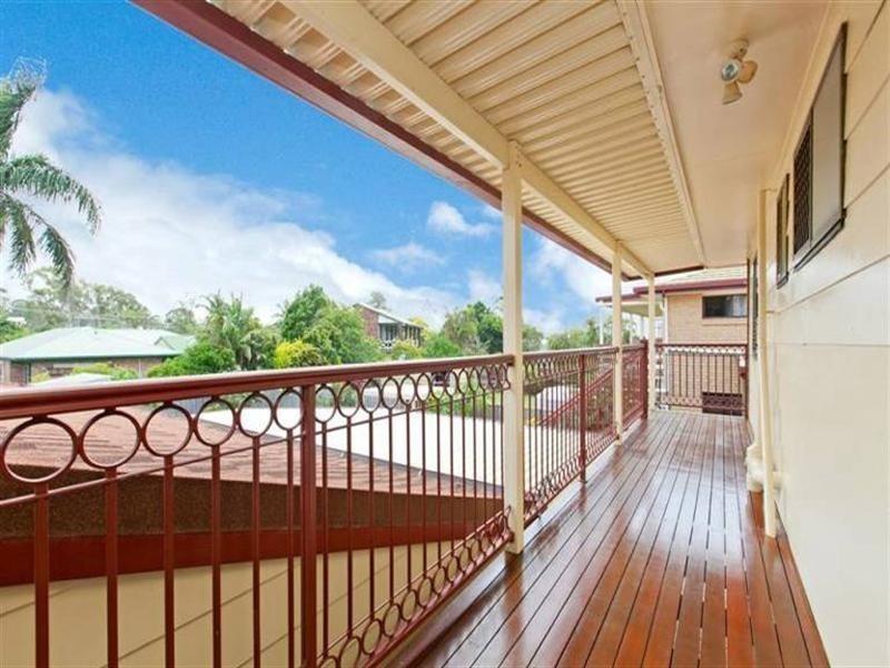 8 Price Avenue, Birkdale QLD 4159