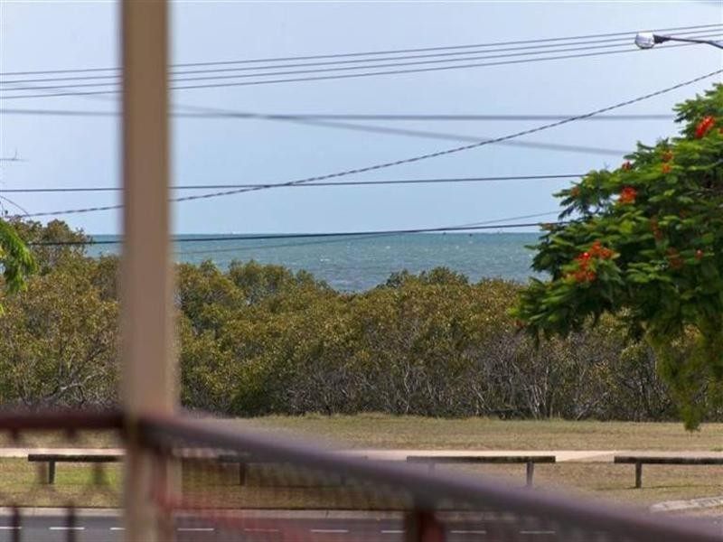 8 Price Avenue, Birkdale QLD 4159