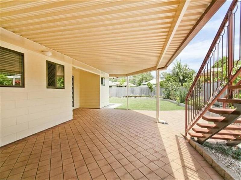 8 Price Avenue, Birkdale QLD 4159