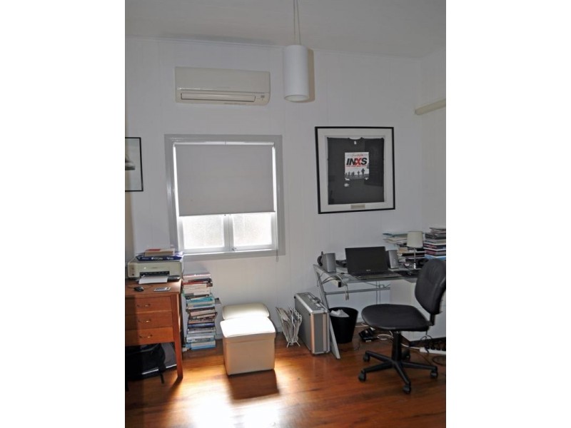 13 Adina Street, Norman Park QLD 4170