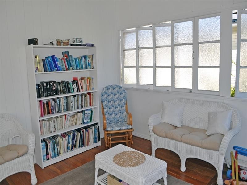 13 Adina Street, Norman Park QLD 4170