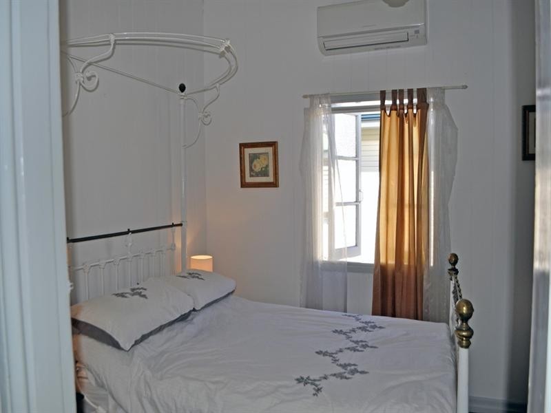 13 Adina Street, Norman Park QLD 4170