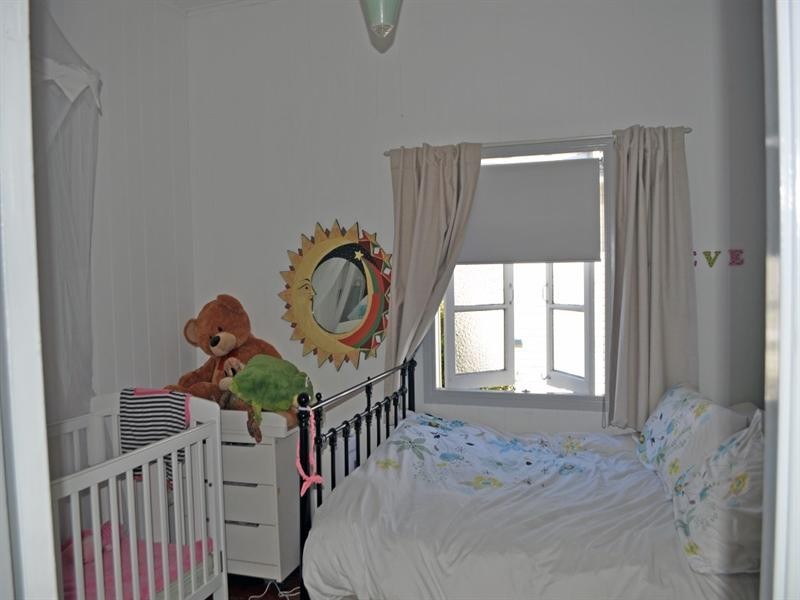 13 Adina Street, Norman Park QLD 4170