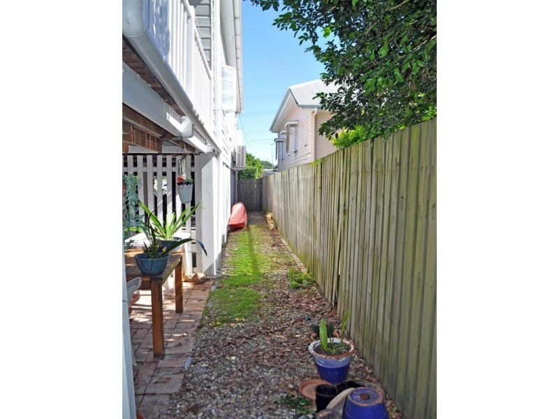 13 Adina Street, Norman Park QLD 4170