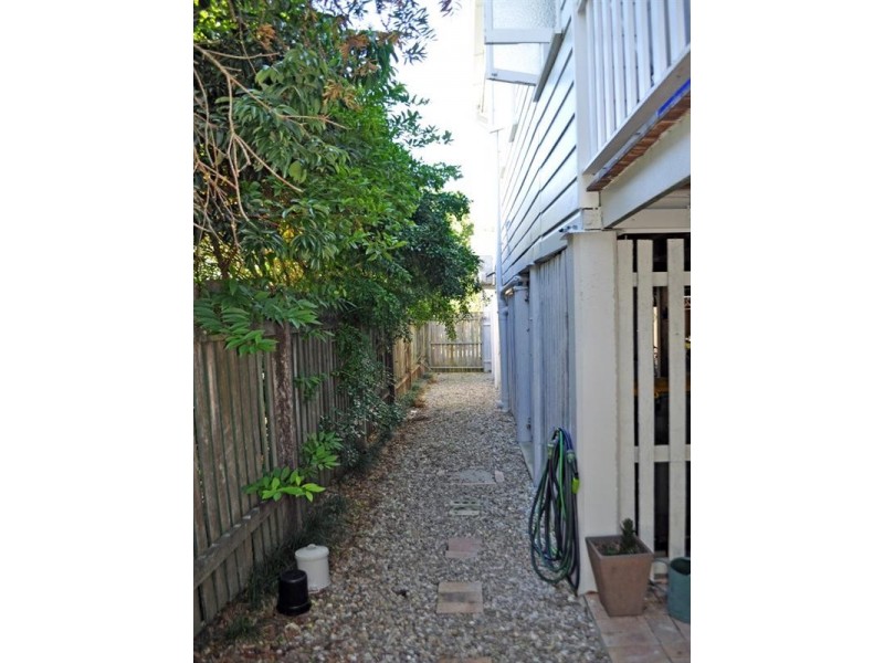 13 Adina Street, Norman Park QLD 4170