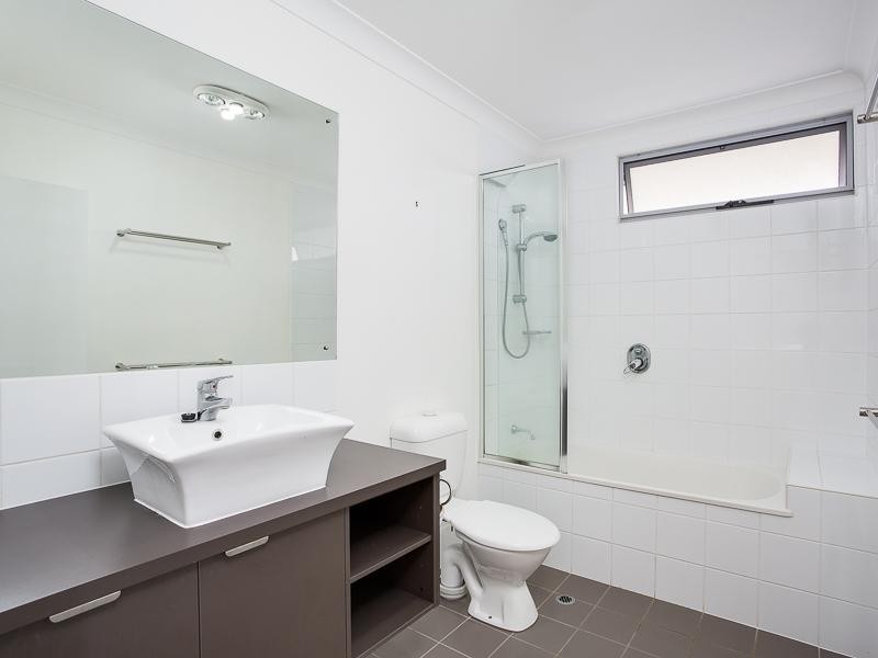 1/135 Grosvenor Street, Morningside QLD 4170