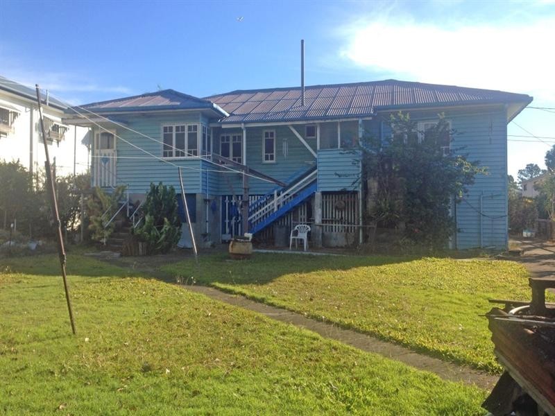 74 Amy Street, Hawthorne QLD 4171