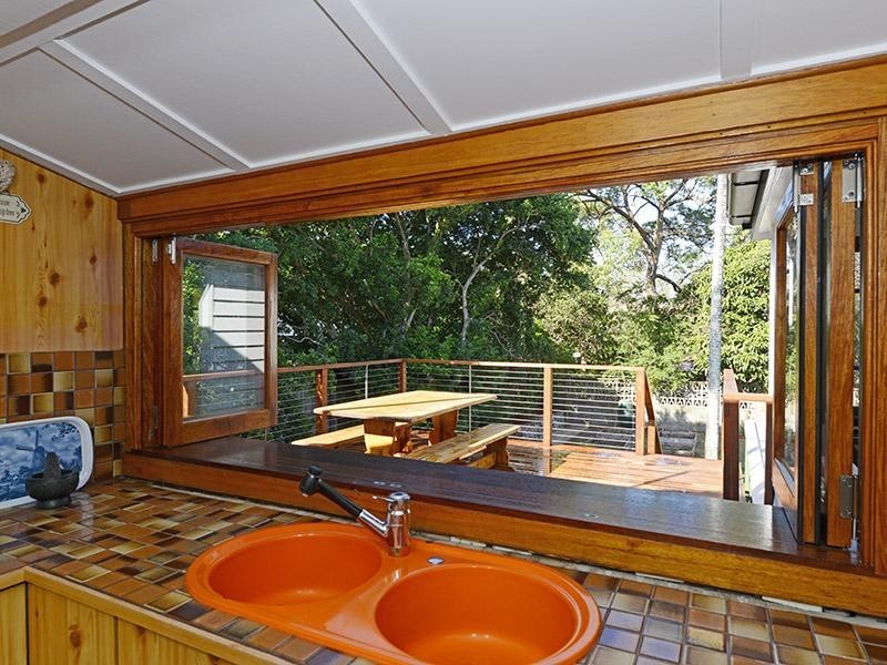 69 Lewis Street, Camp Hill QLD 4152