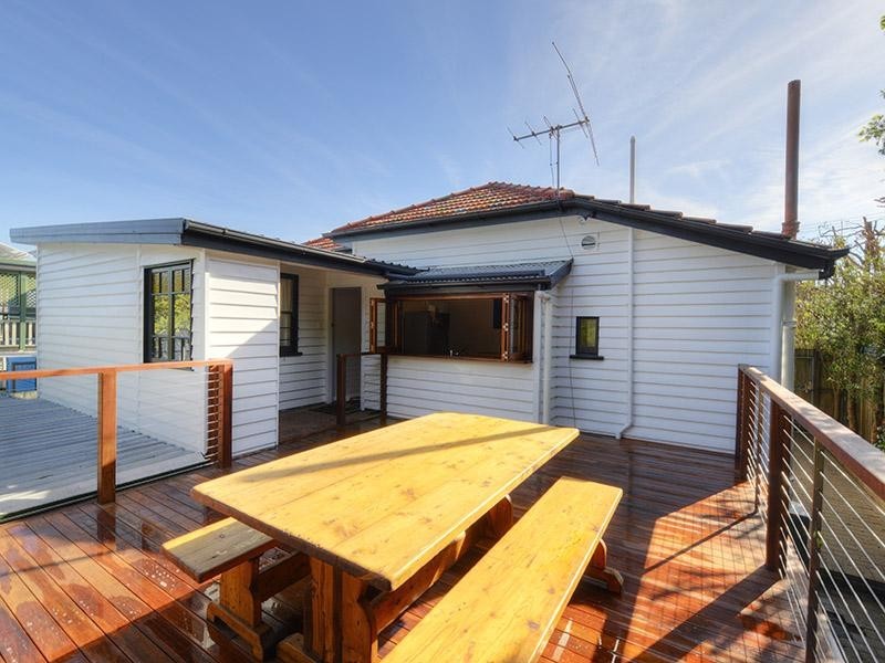 69 Lewis Street, Camp Hill QLD 4152