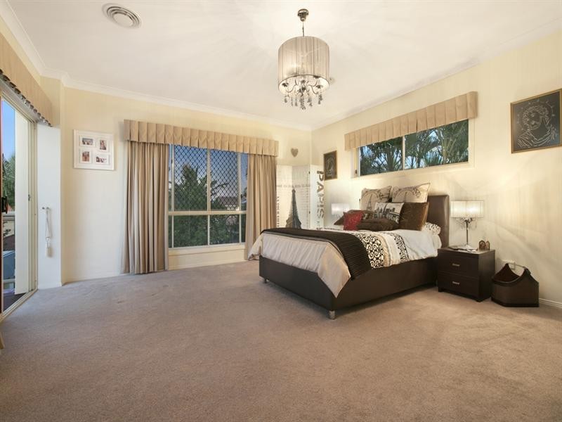 48 Delaney Circuit, Carindale QLD 4152