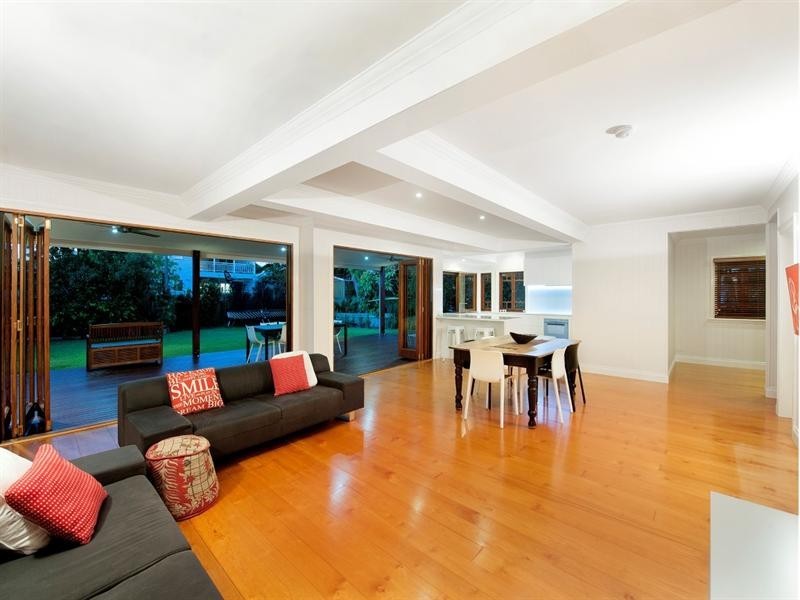 55 Malcolm Street, Hawthorne QLD 4171