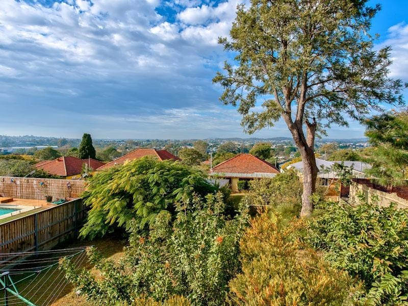 8 Grant Street, Balmoral QLD 4171