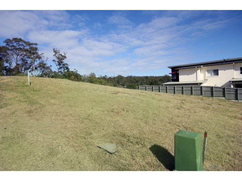 8 Mizen Place, Holland Park West QLD 4121