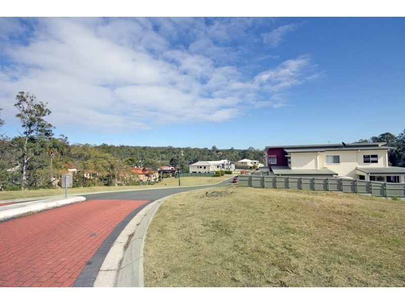 8 Mizen Place, Holland Park West QLD 4121