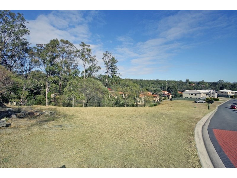 8 Mizen Place, Holland Park West QLD 4121