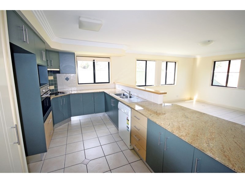 12 Mizen Place, Holland Park West QLD 4121