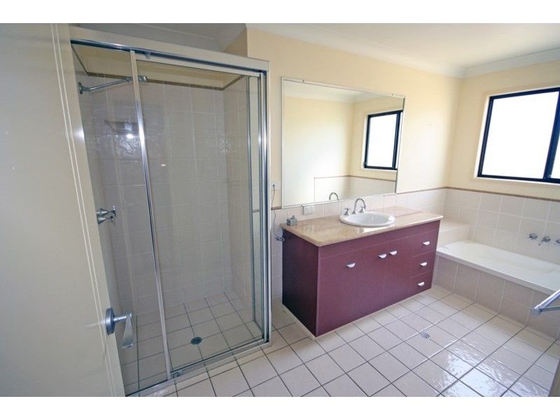 12 Mizen Place, Holland Park West QLD 4121