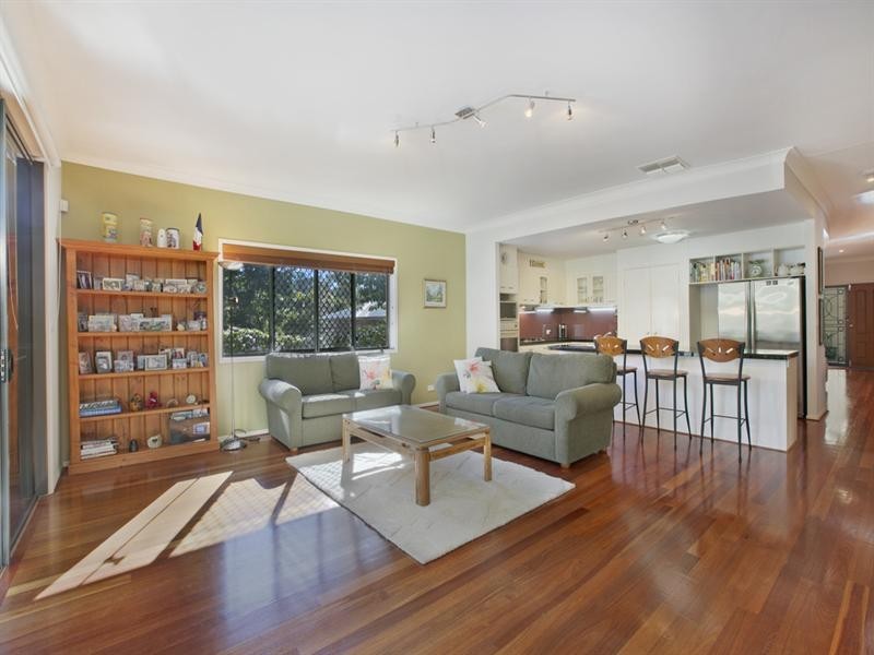 16 Elkana Place, Wishart QLD 4122