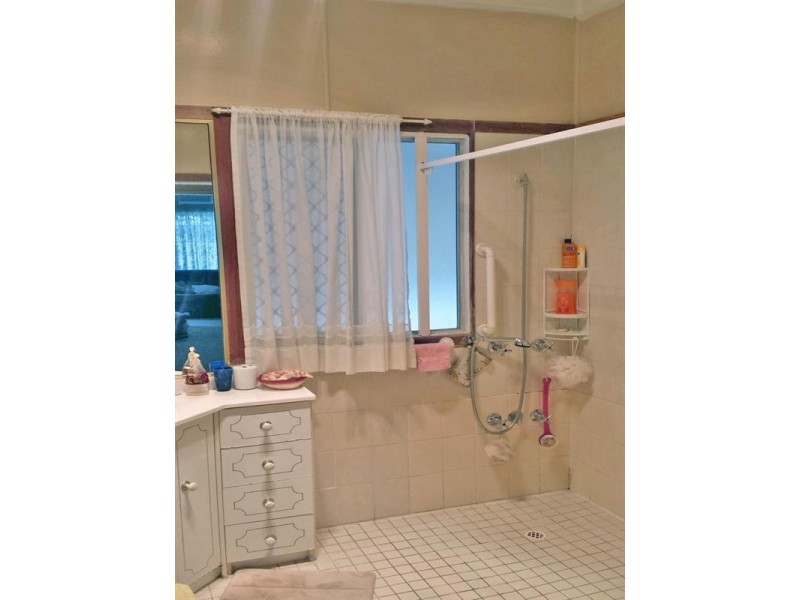 36 Shrapnel Road, Cannon Hill QLD 4170