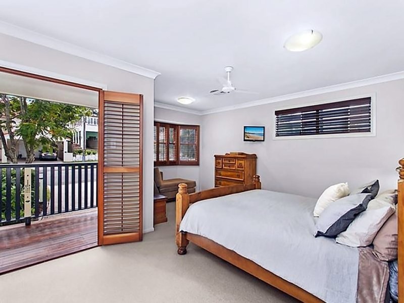 17 Parooba Avenue, Camp Hill QLD 4152