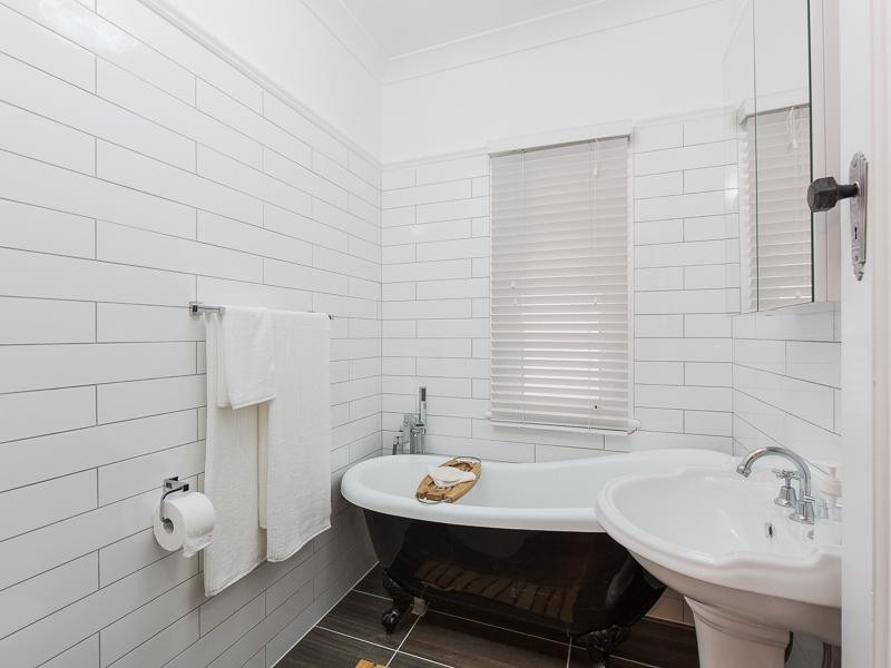 4 Prout Street, Camp Hill QLD 4152