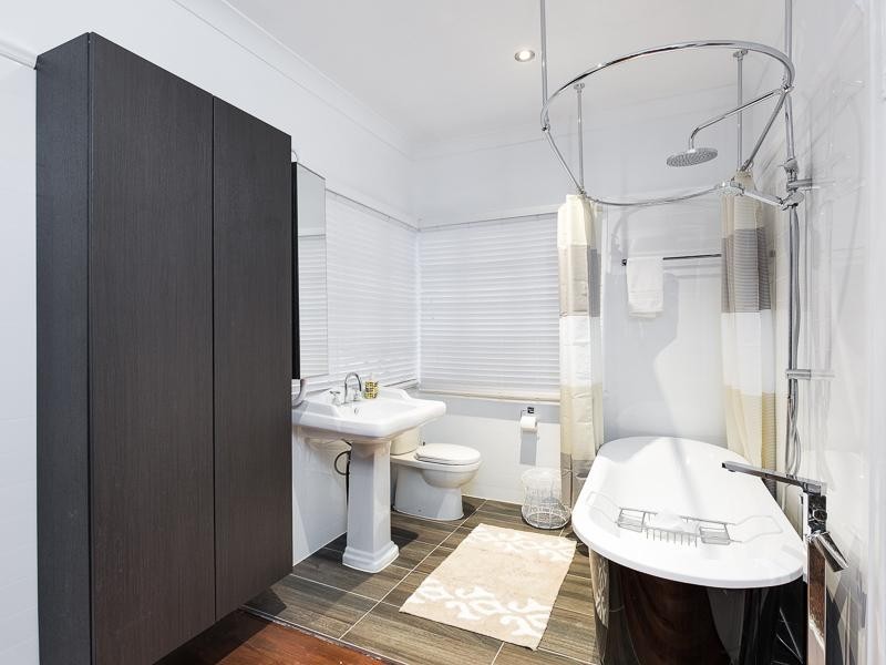 4 Prout Street, Camp Hill QLD 4152