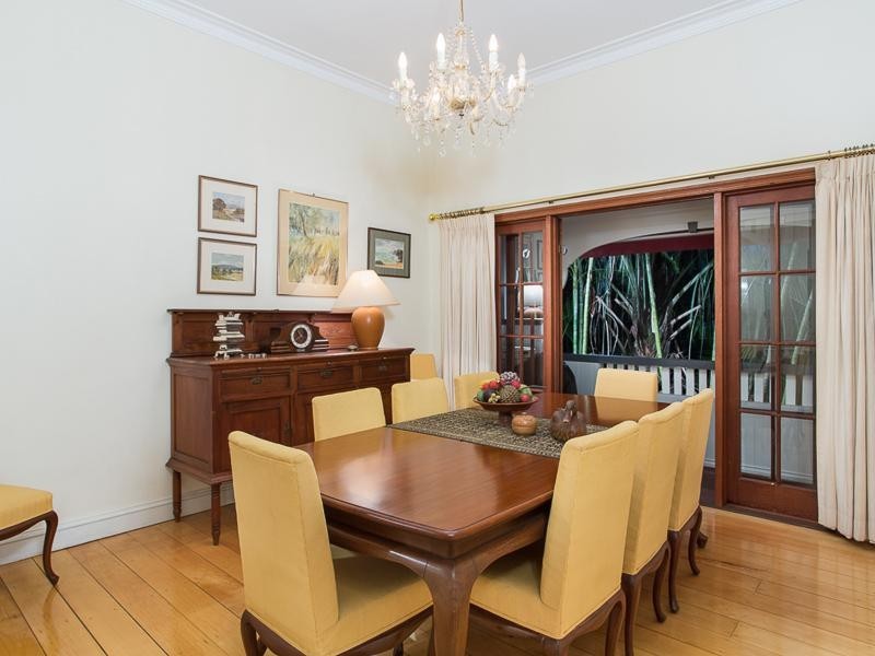 160 Virginia Avenue, Hawthorne QLD 4171