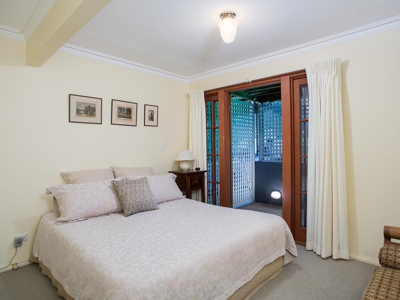 160 Virginia Avenue, Hawthorne QLD 4171