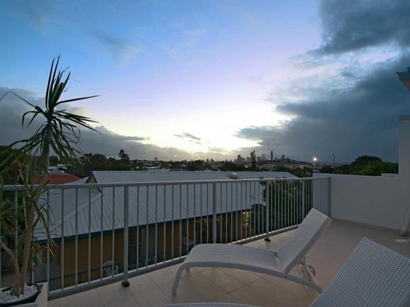 1-4/9 Jamieson Street, Bulimba QLD 4171
