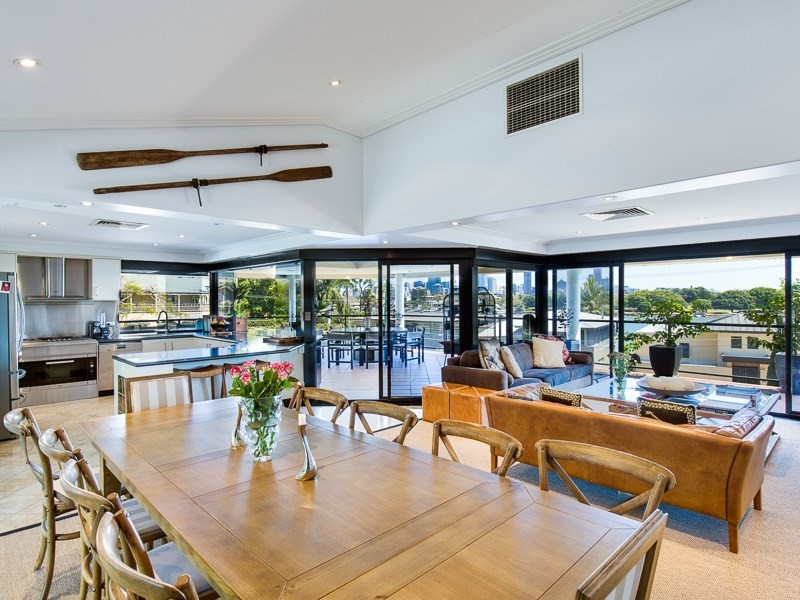 7 Wendell Street, Norman Park QLD 4170