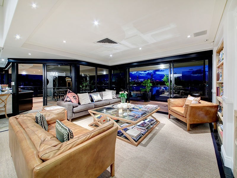 7 Wendell Street, Norman Park QLD 4170