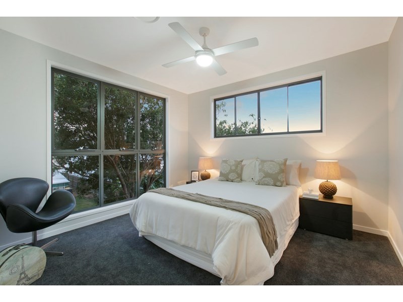 11 Walter Street, Bulimba QLD 4171