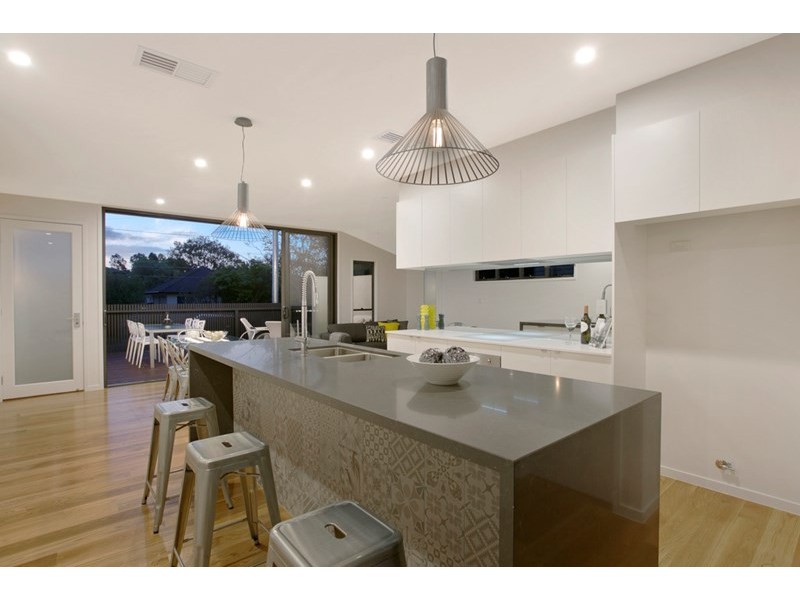 11 Walter Street, Bulimba QLD 4171