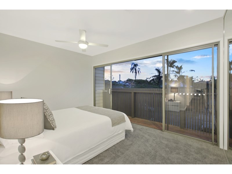 11 Walter Street, Bulimba QLD 4171