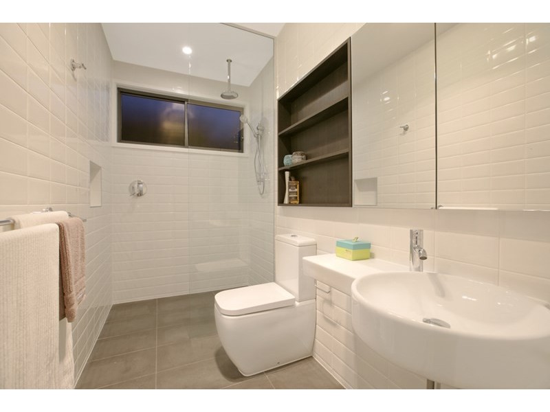 11 Walter Street, Bulimba QLD 4171