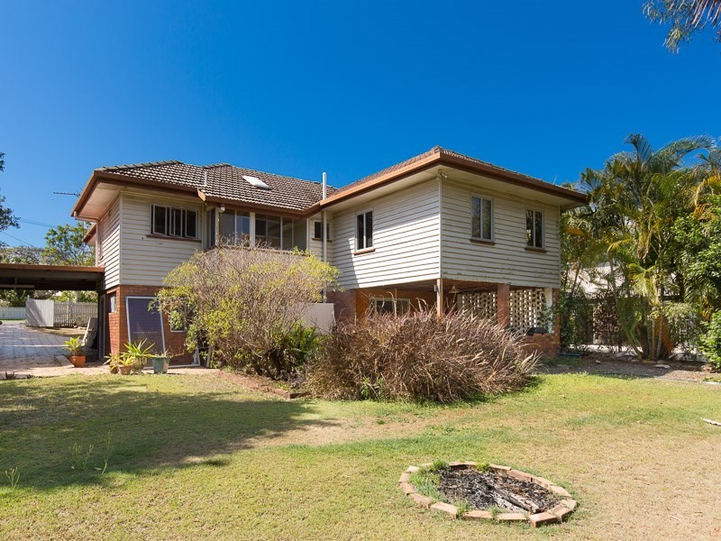 27 Armstrong Road, Cannon Hill QLD 4170