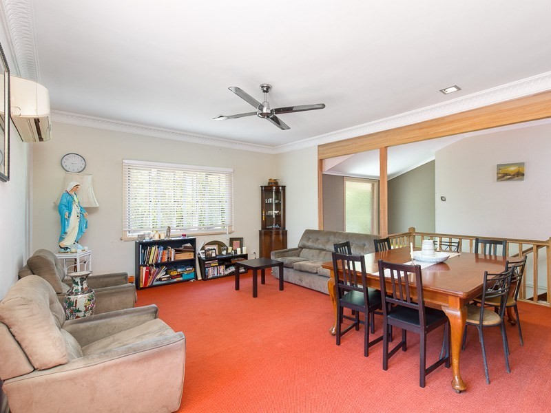 27 Armstrong Road, Cannon Hill QLD 4170