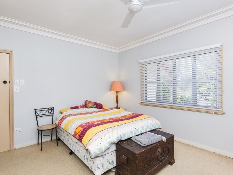 27 Armstrong Road, Cannon Hill QLD 4170