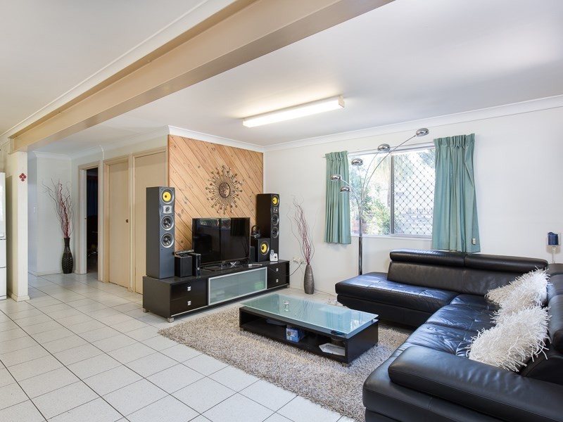 27 Armstrong Road, Cannon Hill QLD 4170