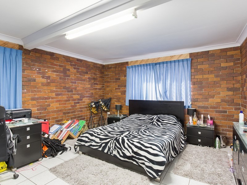 27 Armstrong Road, Cannon Hill QLD 4170