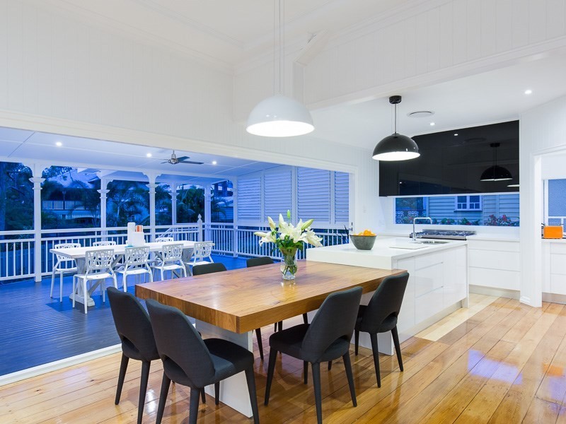 64 Lloyd Street, Camp Hill QLD 4152