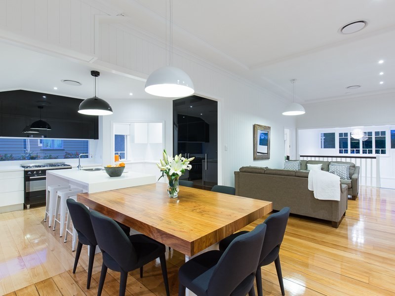 64 Lloyd Street, Camp Hill QLD 4152