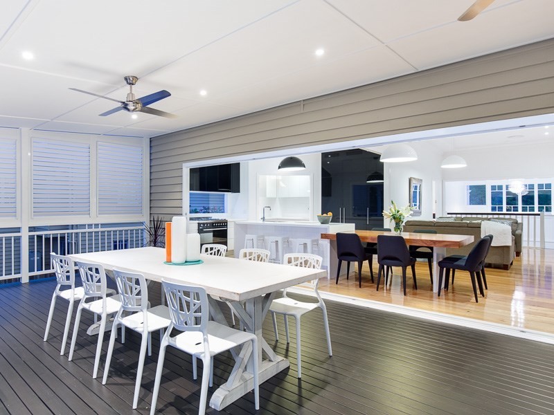 64 Lloyd Street, Camp Hill QLD 4152