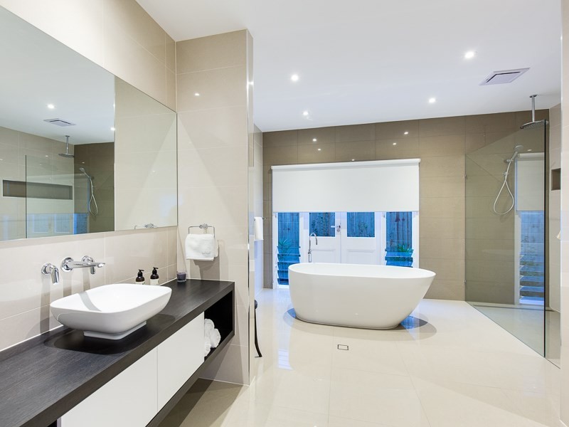 64 Lloyd Street, Camp Hill QLD 4152